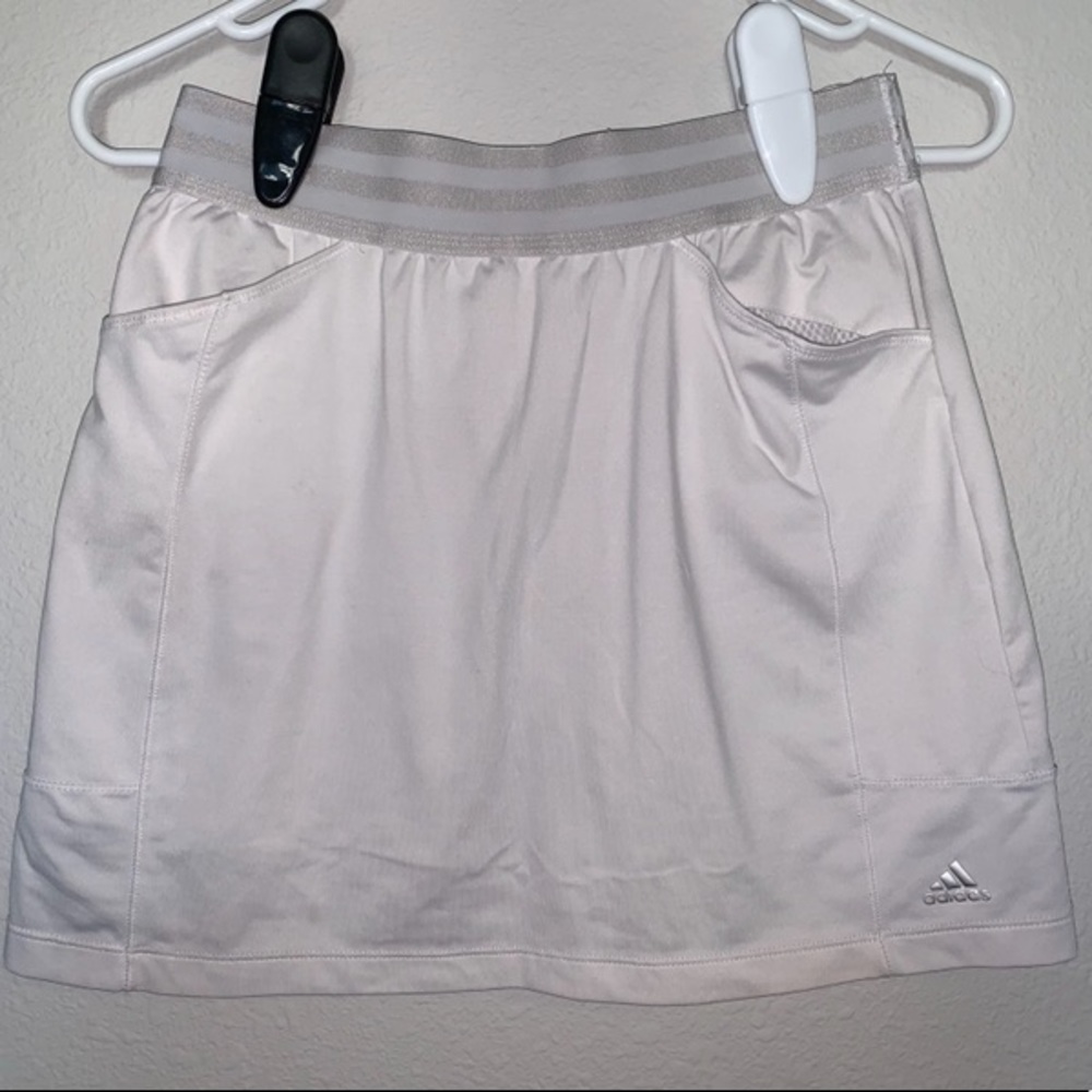 Adidas Golf Skirt w/ shirt lining inside Size M